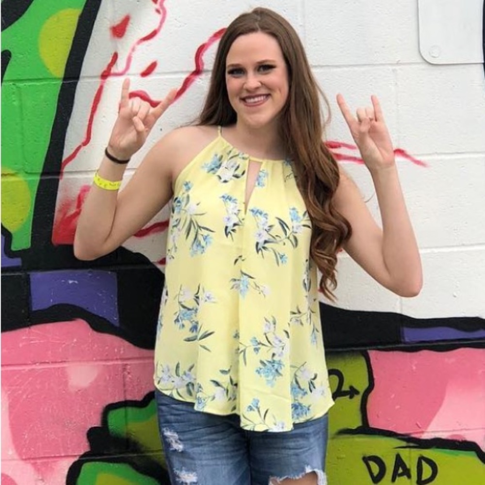 Lush flower top! Dress it up or dress it down! EUC!!!!!